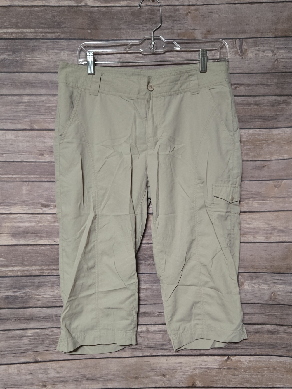 Columbia Women's Light Tan Cargo Capris